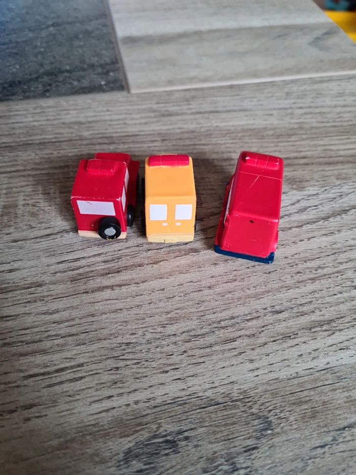 3 voitures - photo numéro 2