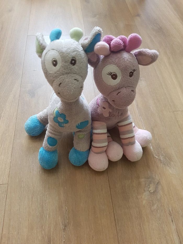 Peluches Arthur et Lola