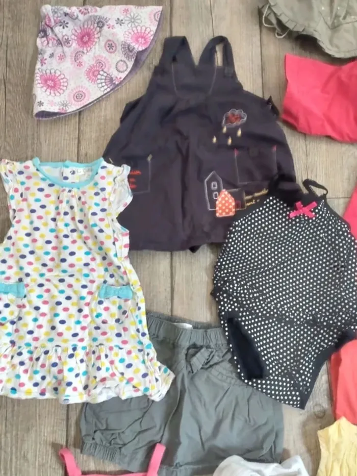 Gros lot de vêtements bébé fille 9 mois - photo numéro 3