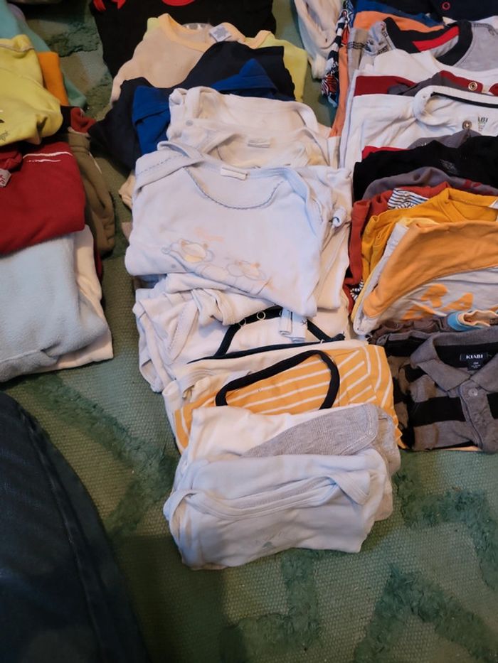 Gros Lot de vêtements 6 mois - photo numéro 3