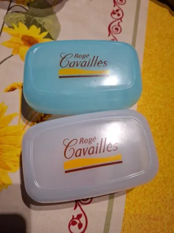 Magnifique lot de 2 porte savon roger cavailles