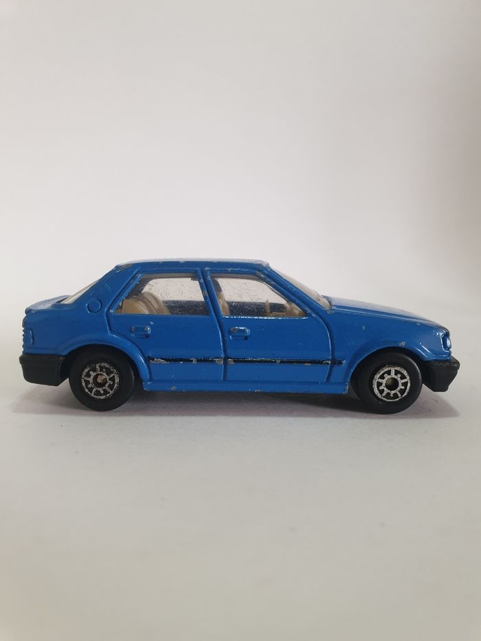 Mc Toy Peugeot 309 1/64 Made in China 🇨🇳 - photo numéro 4