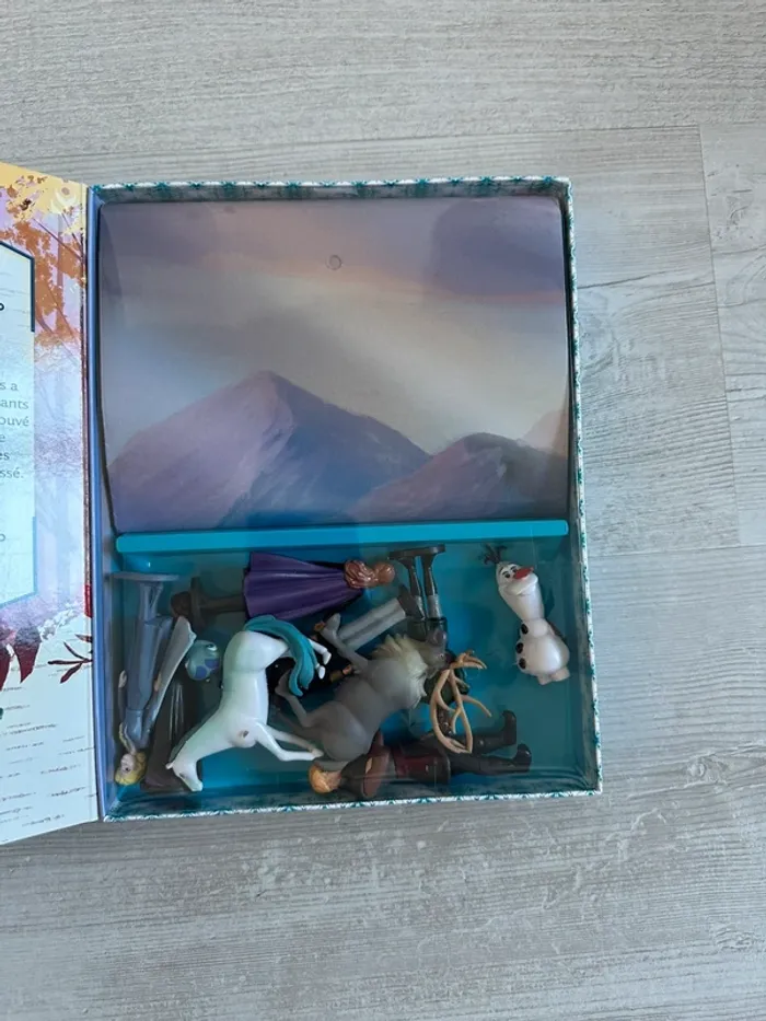Livre figurine et comptines - reines des neiges 2 - photo numéro 3