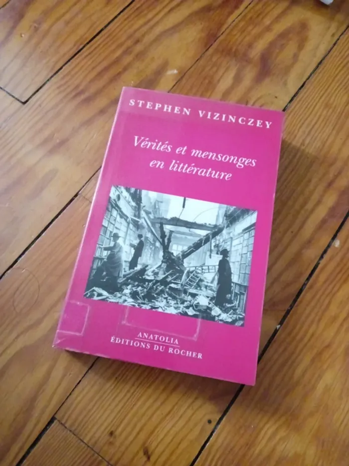 Livre théorique " vérités et mensonges en littérature."