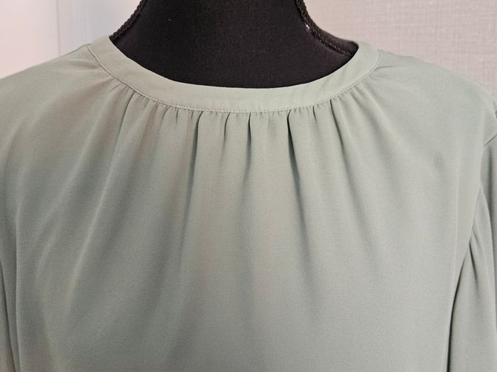 Robe manches longues vertes d'eau H&M taille 38 - photo numéro 2