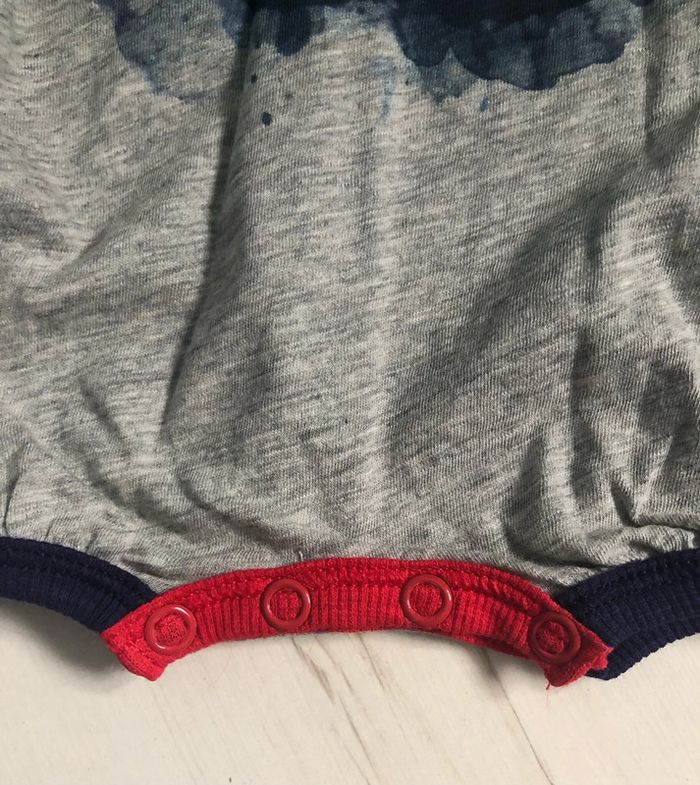 Body short neuf United Color of Benetton 6 a 9 mois - photo numéro 4