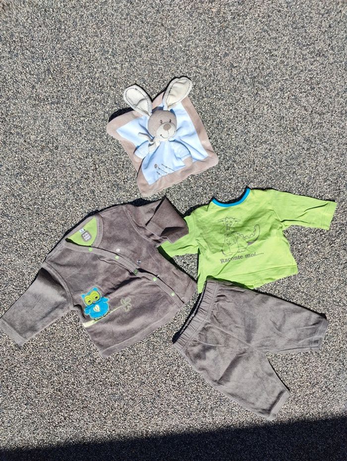 Pyjama 3 pièces 3 kilos Sept garçon 6 mois