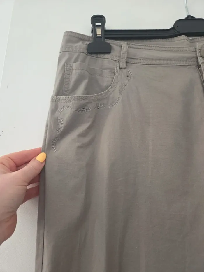 Pantacourt femme été gris beige TBE taille 46 - photo numéro 2