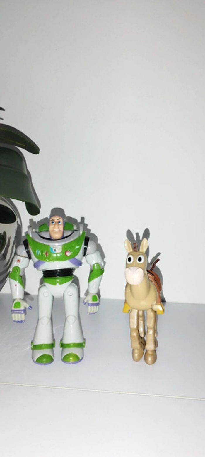 Buzz l'éclair et pile poil - photo numéro 2