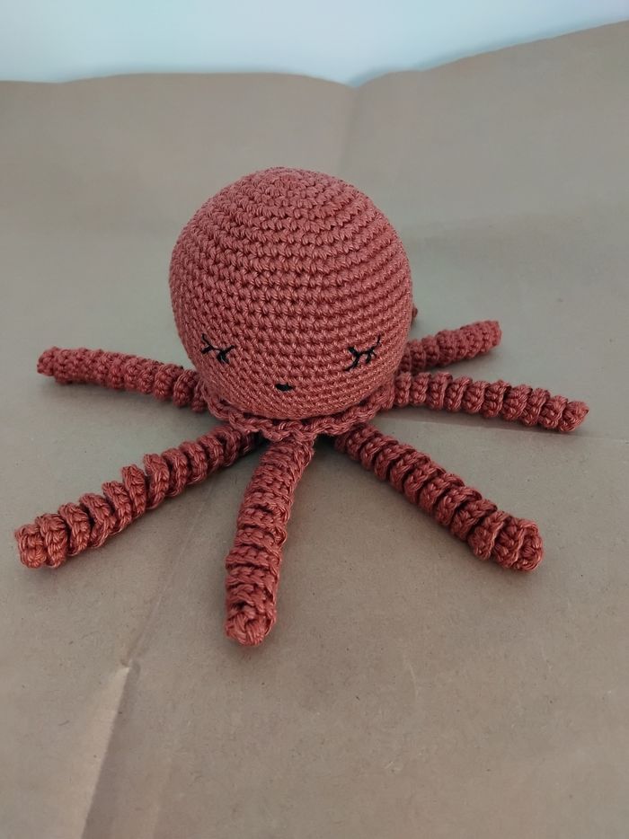 Doudou pieuvre au crochet - photo numéro 2