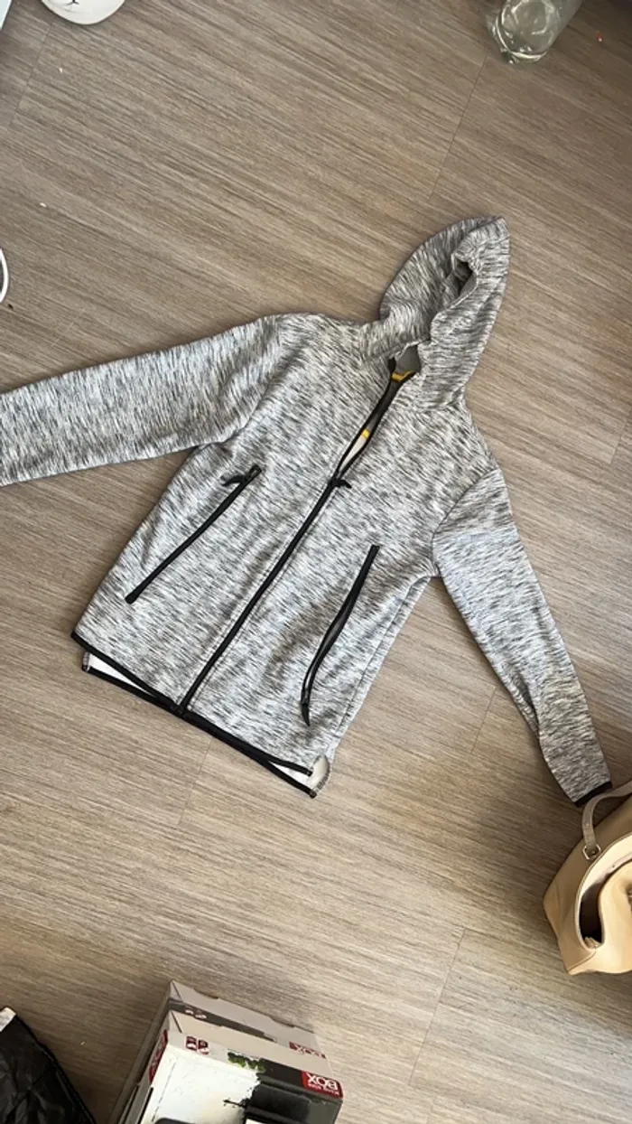 Gilet zippé gris