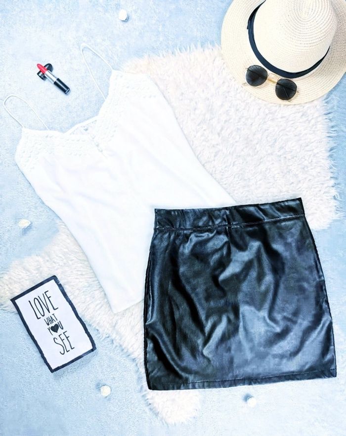 Jupe en simili cuir avec fermeture éclaire devant- T.XS ou T.34 🖤 - photo numéro 2