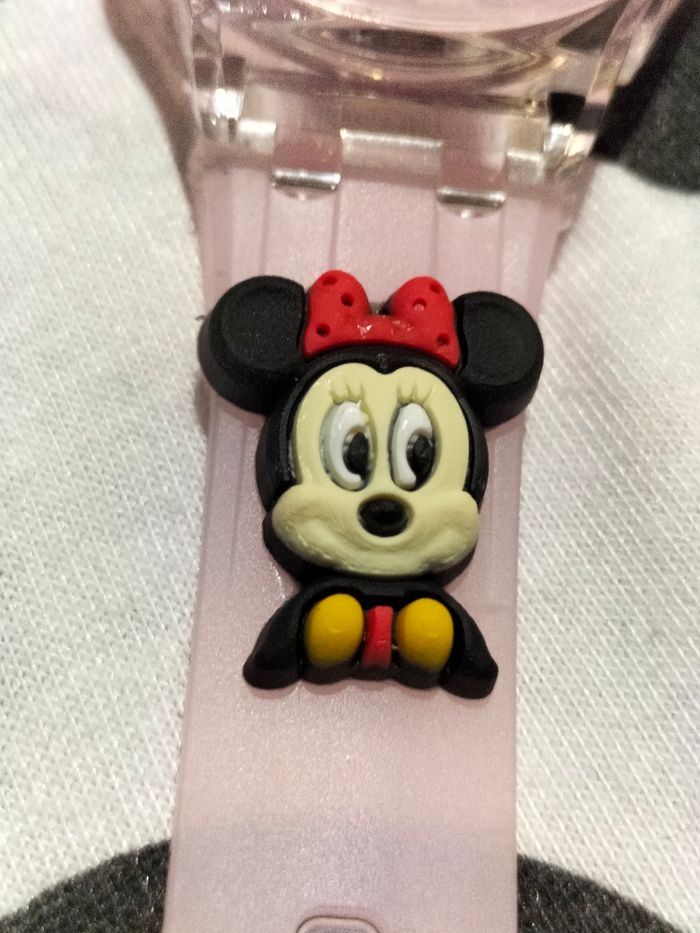 Montre Minnie à effet lumineux - photo numéro 3