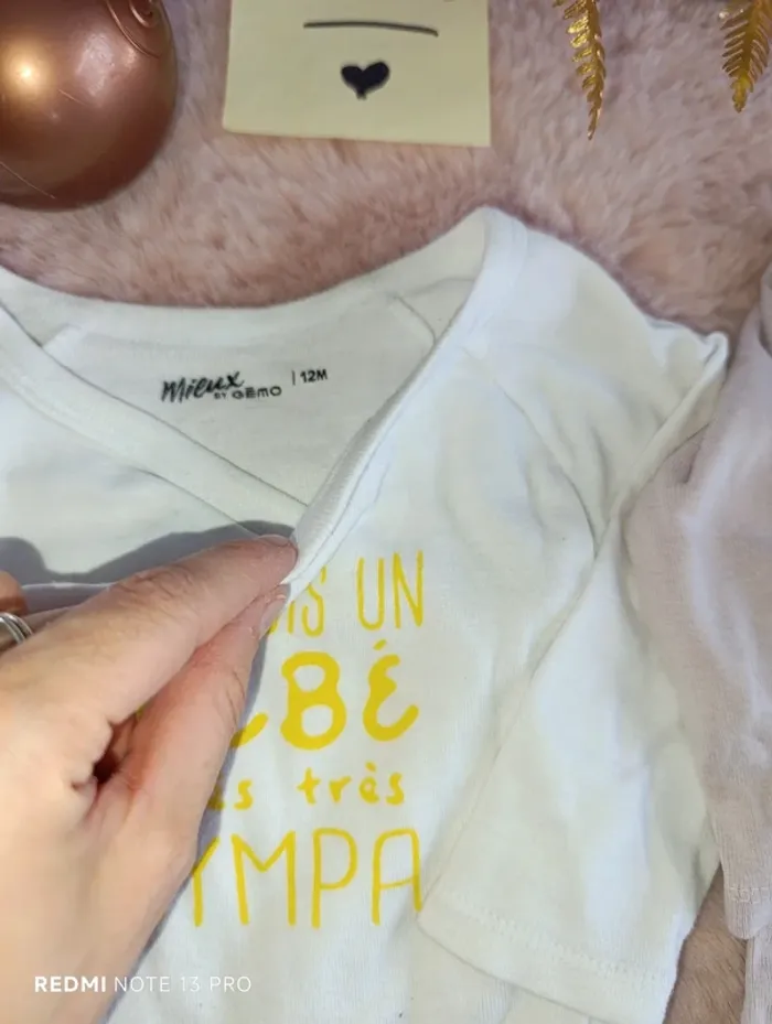 Lot bodies je suis un bébé très très sympa et noeud - photo numéro 2
