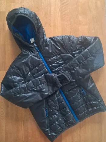 Doudoune Décathlon comme neuve taille 12 ans
