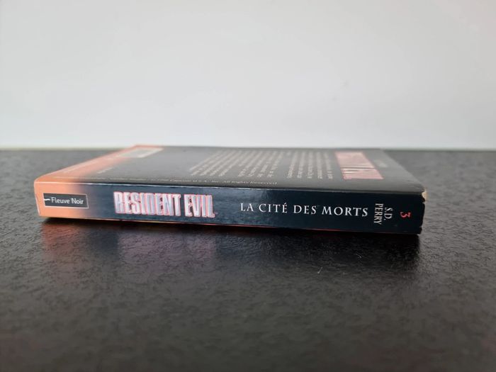 RARE Tome 3 Resident Evil Première Edition - photo numéro 4