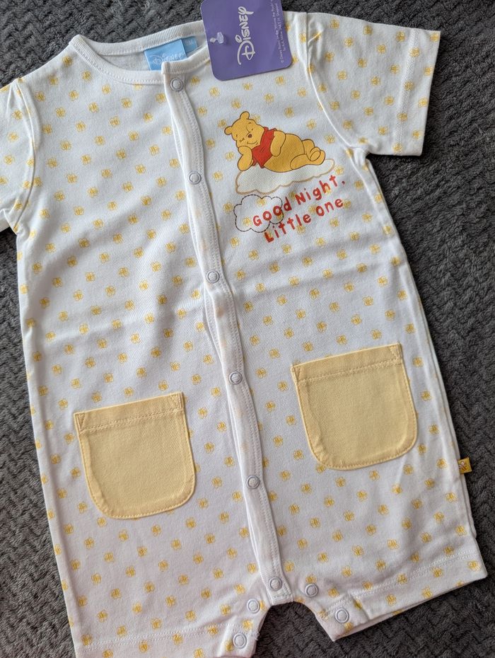 NEUF, lot de 2 combishorts Winnie, 9 mois - photo numéro 2