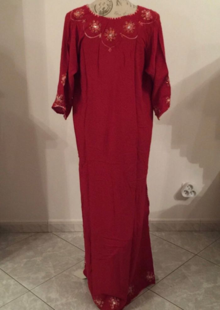 Djellaba bordeaux avec broderies - photo numéro 2