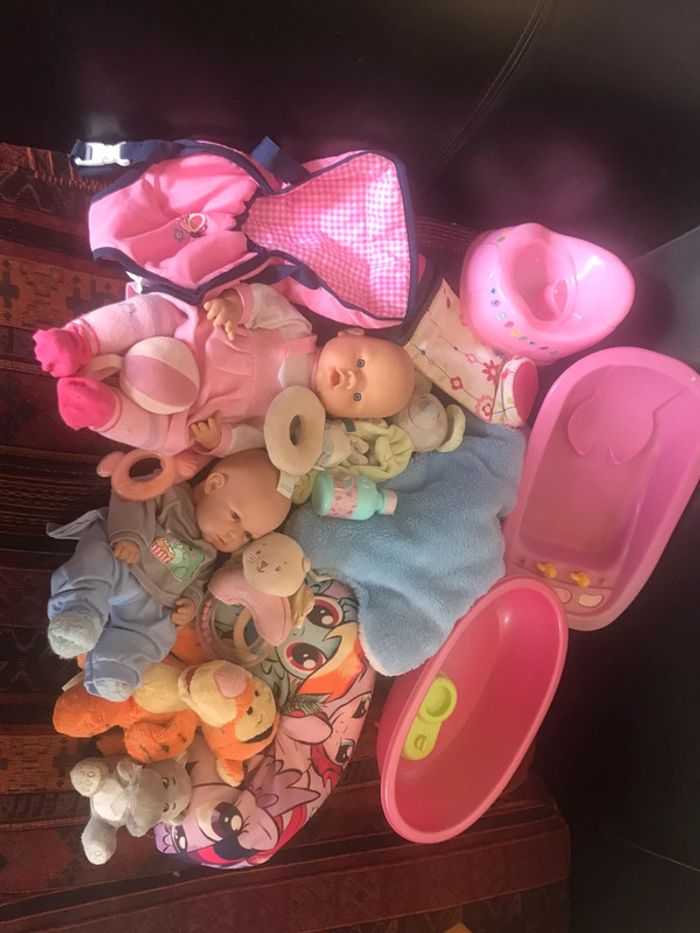 Gros lot poupées + accessoires - photo numéro 2