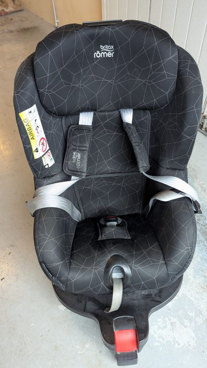 Siège auto Britax Römer Dualfix i-Size Crystal Black pivotant + ISOFIX - photo numéro 4