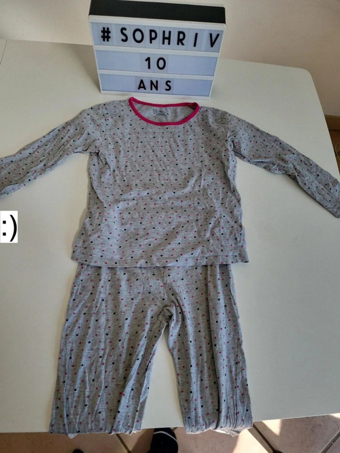 Pyjama long gris à pois 10 ans