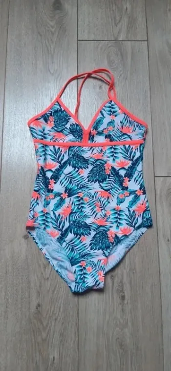 Maillot de bain 1 pce "la halle" 12 ans neuf jamais porté
