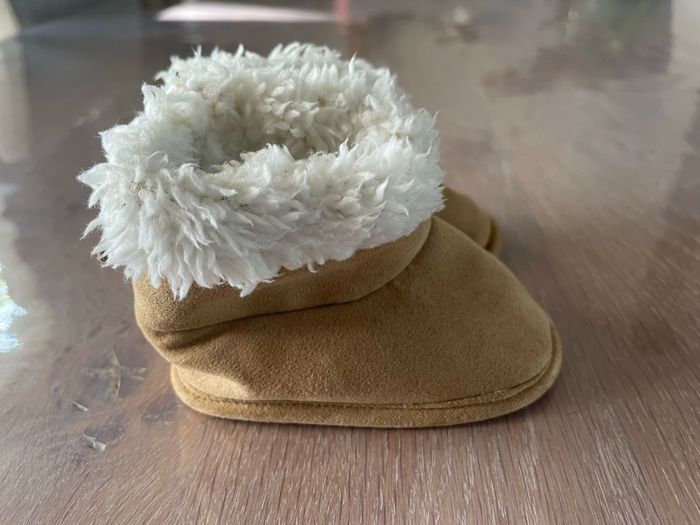 Chaussures / chaussons taille 3 mois - photo numéro 3