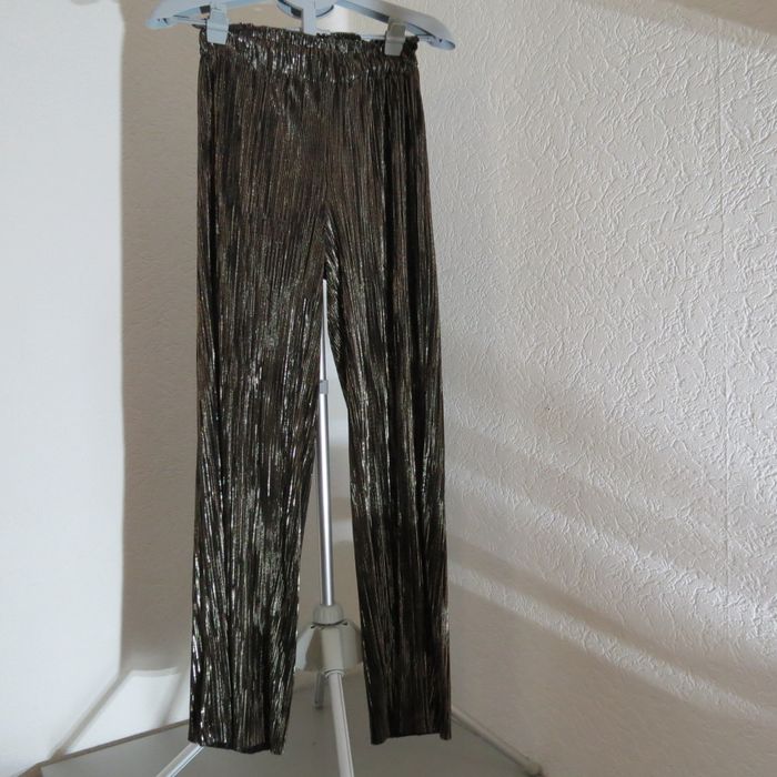 ✨ Pantalon plissé métallisé KIABI – Taille M (EUR 38-40) ✨ - photo numéro 3