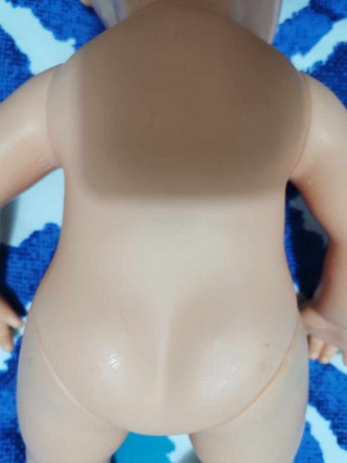 Authentique Poupon Baigneur ancien, Vintage, numéroté, de l'année 1977, aux yeux bleus dormeurs, de fabrication italienne. En très très bon état. - photo numéro 10