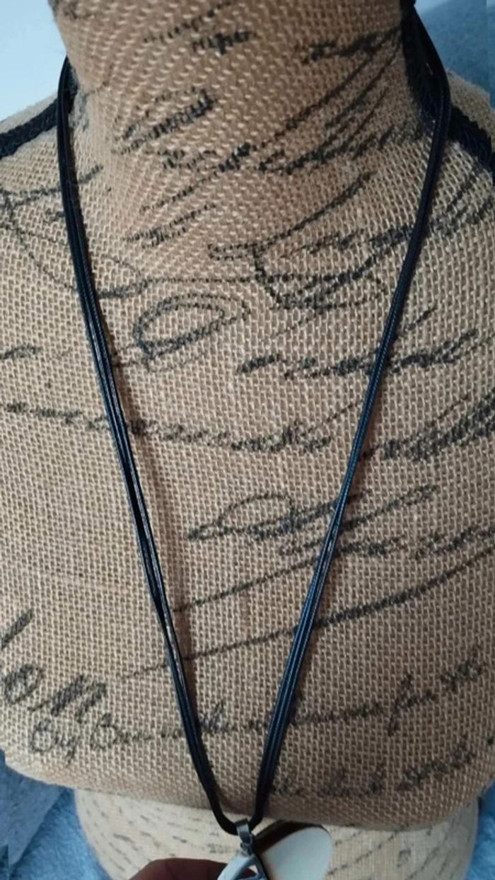 Collier sautoir pendentif rond argenté bois - photo numéro 3