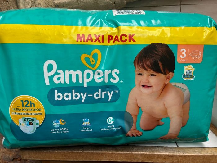 124 Couches  Pampers Baby dry NEUF T3