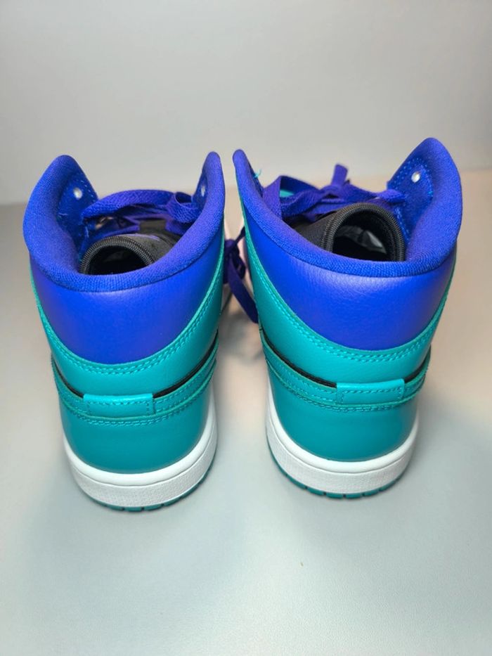 Baskets Jordan one mid black grape violette pointure 37.5 neuves avec boîte - photo numéro 6