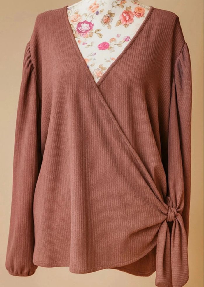 Blouse cache -cœur marron rosé – ONLY – Taille 50/52