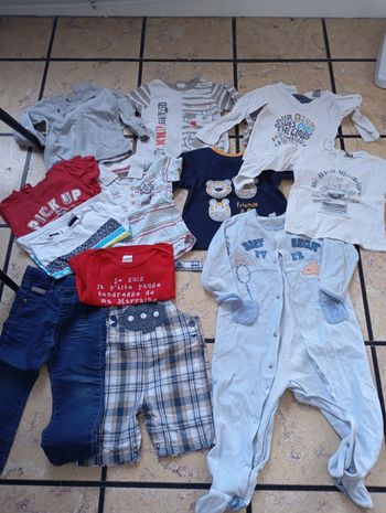 Lot de vêtements 23 mois