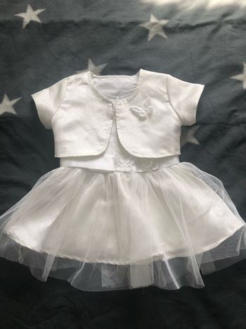 Jolie robe taille 6 mois confortable neuf  avec sa veste