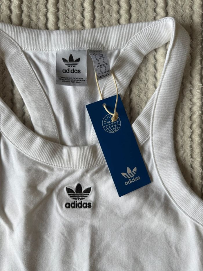 Neuf : Crop top Adidas / Taille S - photo numéro 3