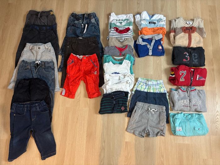 Lot 33 vêtements en 12 mois