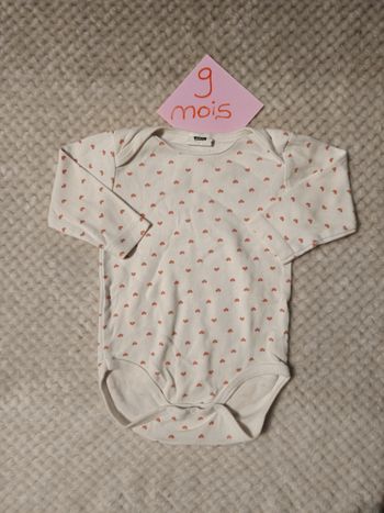Body blanc coeurs roses 9 mois