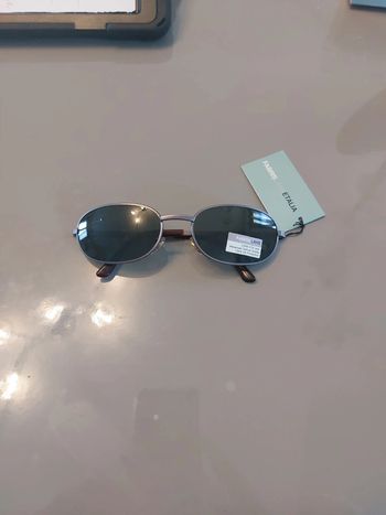 Lunettes de soleil neuve