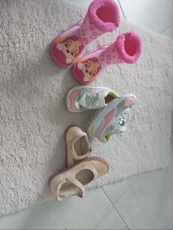 Lot chaussures fille taille 27