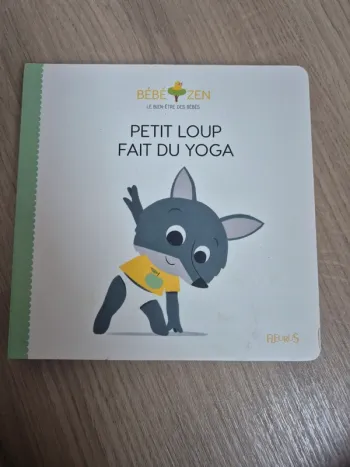 Livre Petit loup fait du yoga