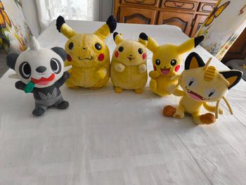 Lot peluches pokémon