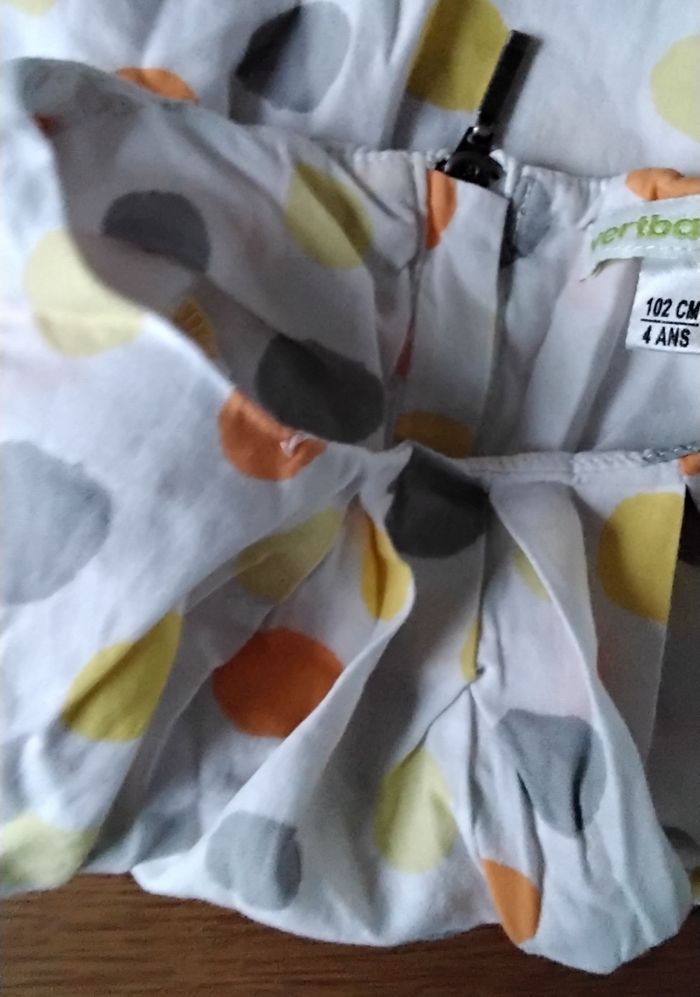 Chemise, manches 3/4 ,blanche à points de couleurs, Vertbaudet, 4 ans, 102 cm - photo numéro 4