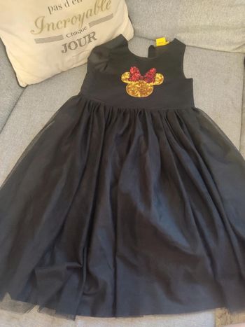 Robe Minnie taille 4-5 ans