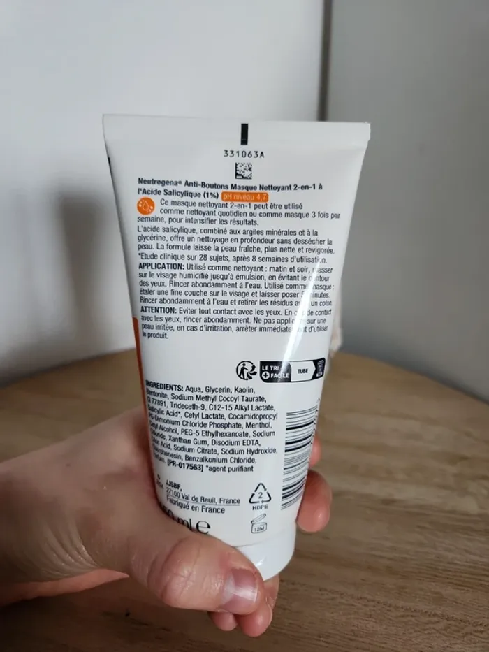 🌺Masque nettoyant 2 en 1 anti boutons Neutrogena🌺 - photo numéro 3
