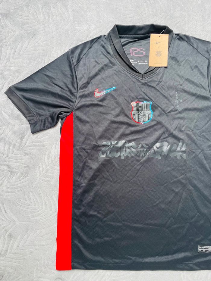 Maillot concept foot Barça noir rouge bleu Travis Scott taille S - photo numéro 2