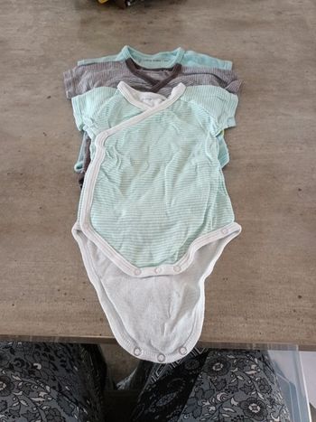 Lot 3 bodies 9mois