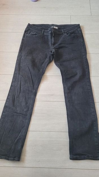 Jean noir taille 44