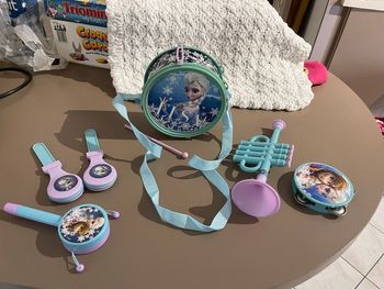 Lots jouets musicaux reine des neiges