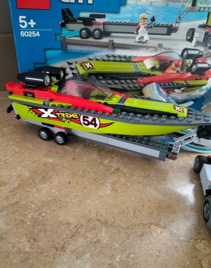 Lego 60254 🧡 Le transport du bateau de course - photo numéro 4